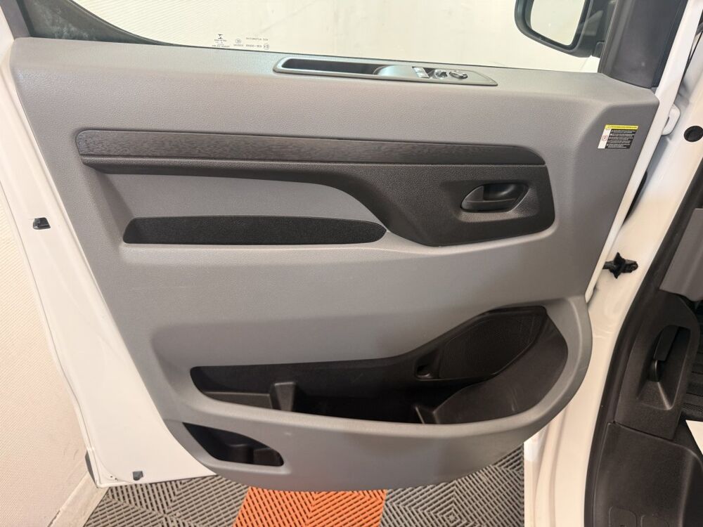 Jumpy Taille XS 100% &euml;lectric 50kWh Cityvan 2022 occasion 91580 &Eacute;tr&eacute;chy
