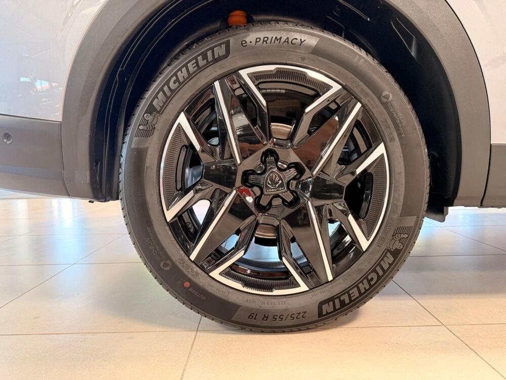 5008 1.2 HYBRID 145 E-DCS6 Allure Business 2026 occasion 63360 Gerzat