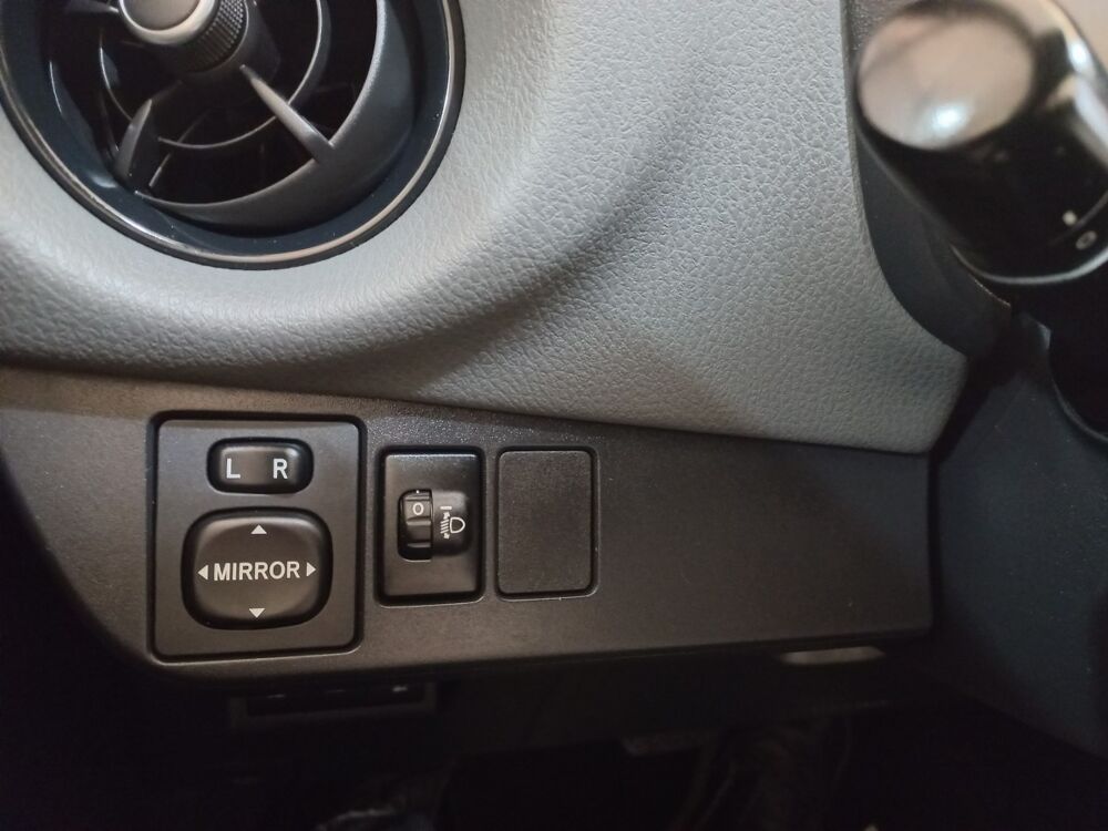 Yaris 1.5 VVT-I HYBRID France Business 2019 occasion 91580 &Eacute;tr&eacute;chy