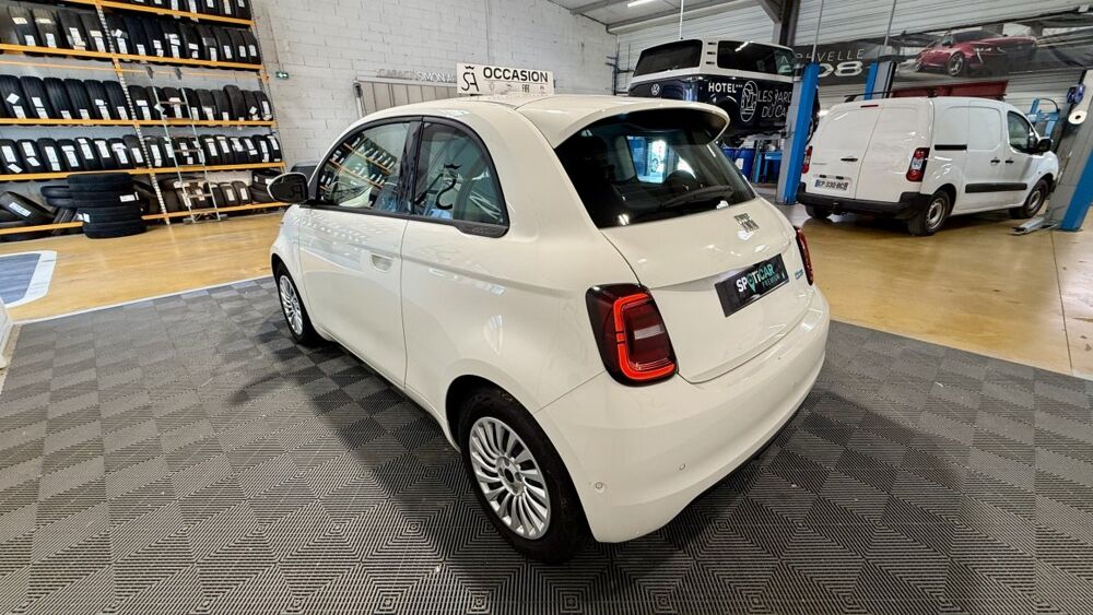 500 E 42kWh 2023 occasion 30220 Aigues-Mortes