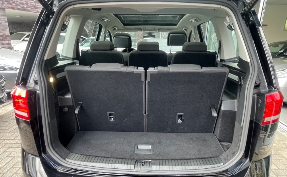 Touran 1.5 TSI Style 7P 150 ch Pack Voyage Attelage Toit Pano Autre 2025 occasion 69007 Lyon