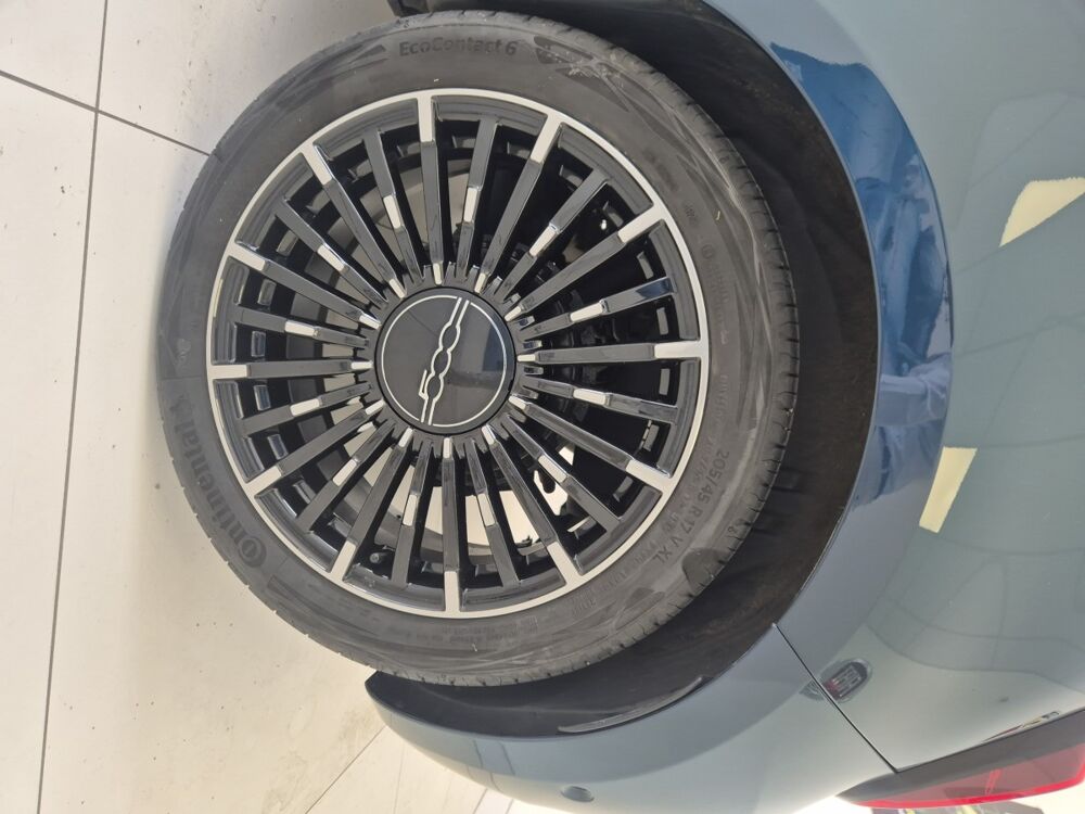 500 E 42kWh La Prima 2023 occasion 76360 Barentin