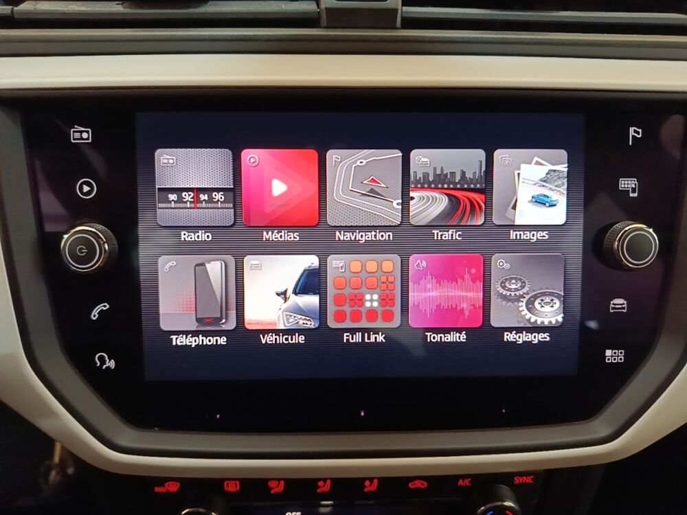 Arona 1.0 EcoTSI 115ch DSG7 S/S Xcellence 2019 occasion 91580 &Eacute;tr&eacute;chy