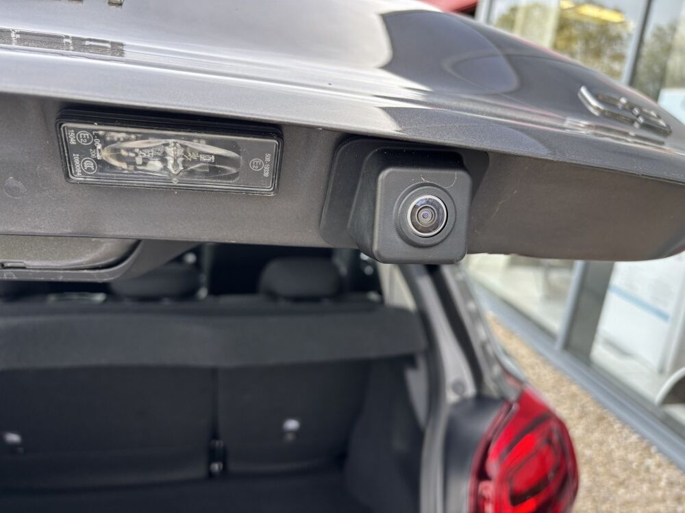 C3 PureTech 83 S&S BVM Shine 2022 occasion 38460 Cr&eacute;mieu