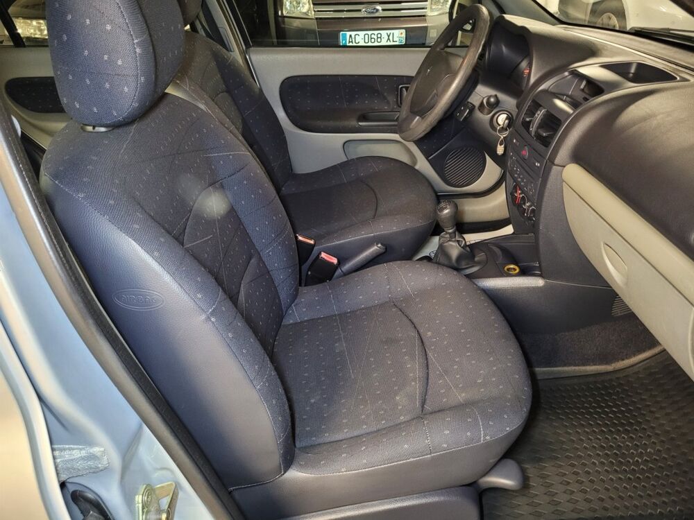 Clio Expression 1.5 dCi 65 2003 occasion 93600 Aulnay-sous-Bois