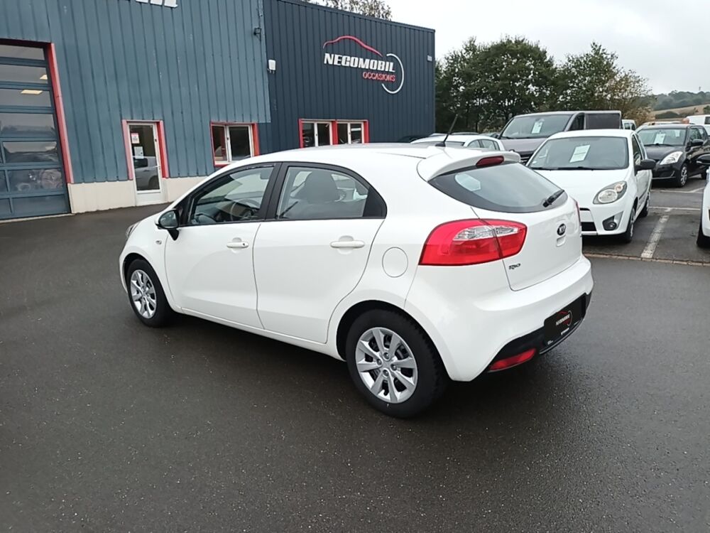 Rio 1.1 CRDI 75ch ISG Active 2014 occasion 35210 Ch&acirc;tillon-en-Vendelais