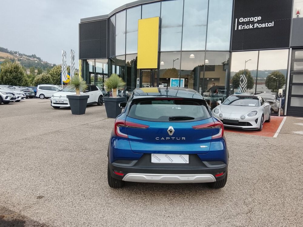 Captur Business E-Tech hybride 145 -21 2022 occasion 42240 Unieux
