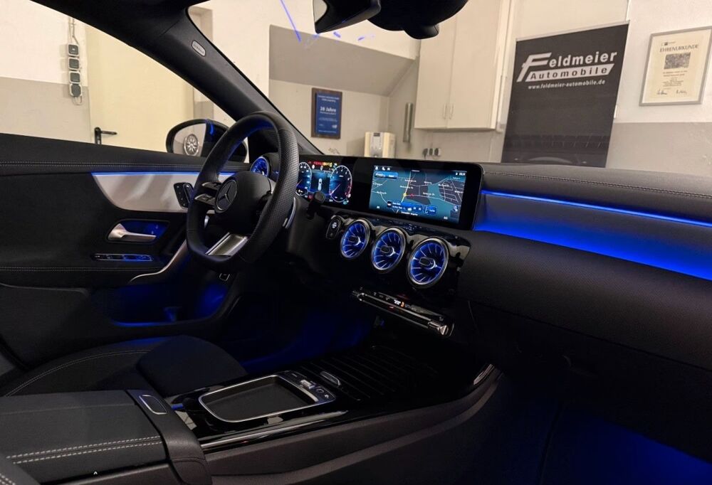 Classe CLA CLA 200 Amg Line 163 Toit ouvrant Si&egrave;ges Elec Autres disponi 2025 occasion 69007 Lyon