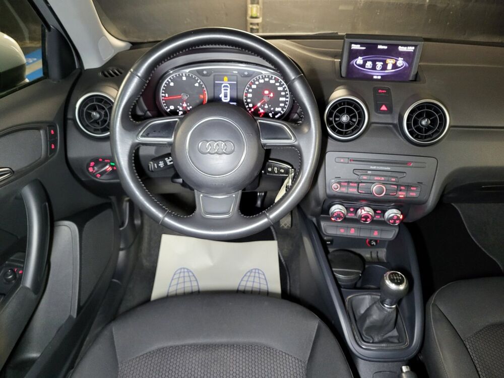 A1 1.6 TDI 105 AMBIENTE 2013 occasion 93600 Aulnay-sous-Bois