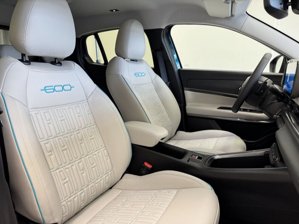 Fiat 600 1.2 Hybrid 100 DCT6 La Prima 2025 occasion 76360 Barentin