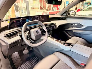 5008 1.2 HYBRID 145 E-DCS6 Allure Business 2026 occasion 63360 Gerzat