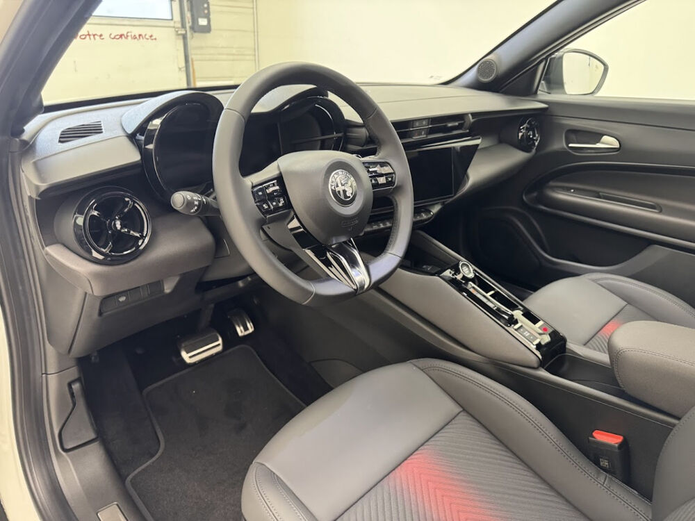 Junior 1.2 Ibrida 136ch Speciale DCT6 2025 occasion 76360 Barentin