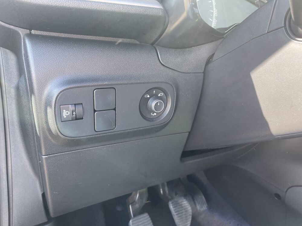 C3 PureTech 83 BVM PLUS 2024 occasion 38460 Cr&eacute;mieu
