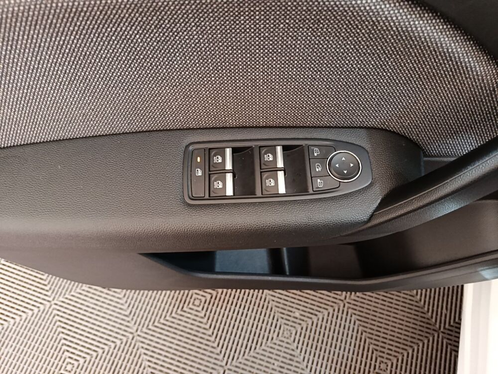 Symbioz techno E-Tech full hybrid 145 2024 occasion 91580 &Eacute;tr&eacute;chy