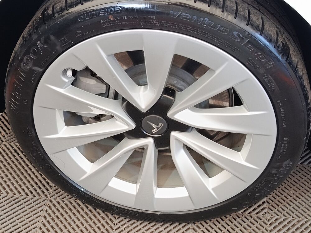 Model 3 Grande Autonomie Dual-Motor AWD 2024 occasion 91580 &Eacute;tr&eacute;chy