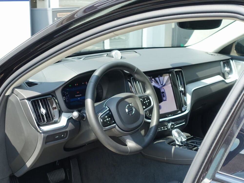 V60 PHEV T8 AWD Ultra Dark 455 ch Bowers Wilkins S. Ventil&eacute;s Aut 2025 occasion 69007 Lyon