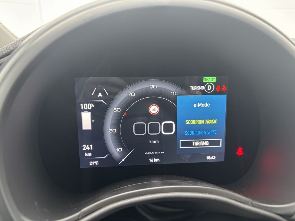 500 BEV 42KWH 2025 occasion 69330 Meyzieu