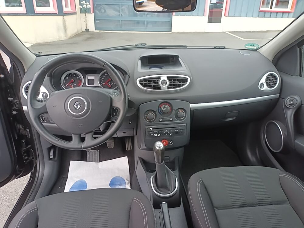 Clio Expression Clim 1.2 TCE 100 Eco2 2010 occasion 35210 Ch&acirc;tillon-en-Vendelais