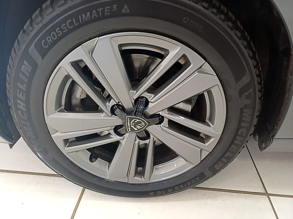308 1.5 BLUEHDI 130 AUTO8 ALLURE 2024 occasion 63300 Thiers