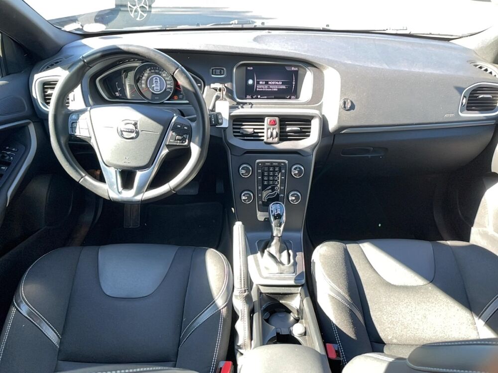 V40 T2 122 Geartronic 6 R-Design 2019 occasion 40600 Biscarrosse