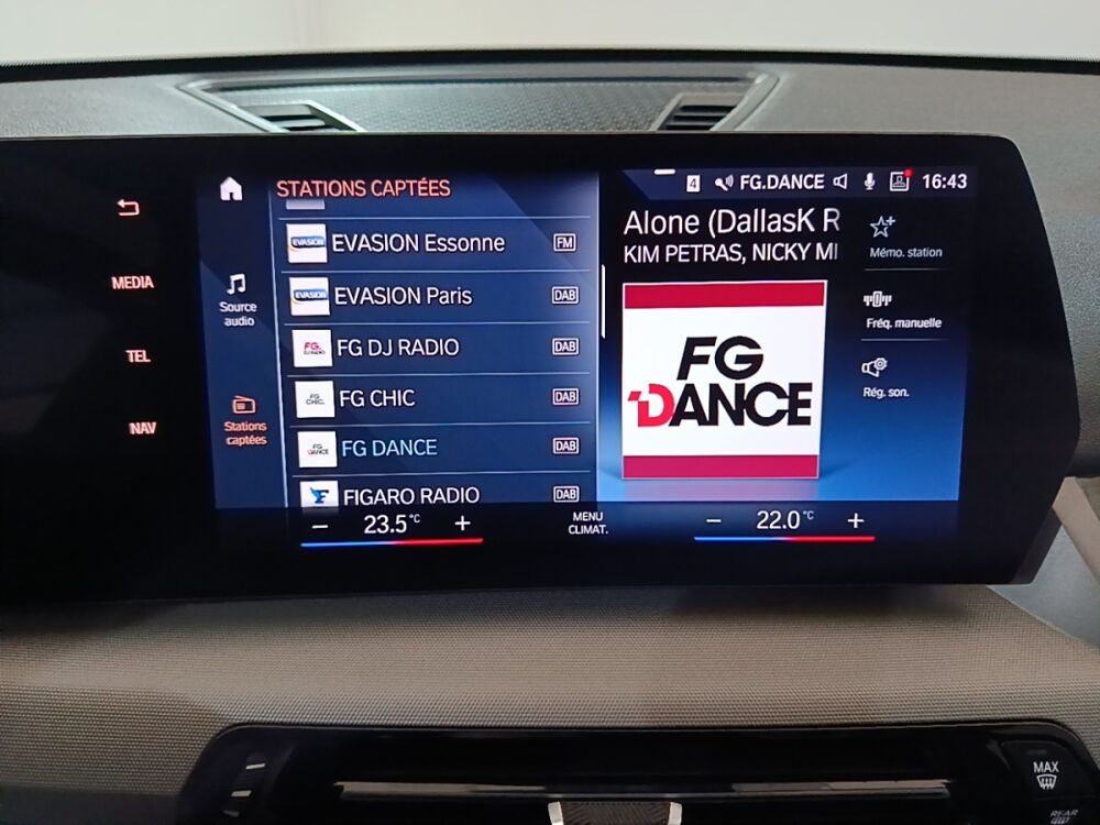 X1 sDrive18i Business Design DKG7 2023 occasion 91580 &Eacute;tr&eacute;chy