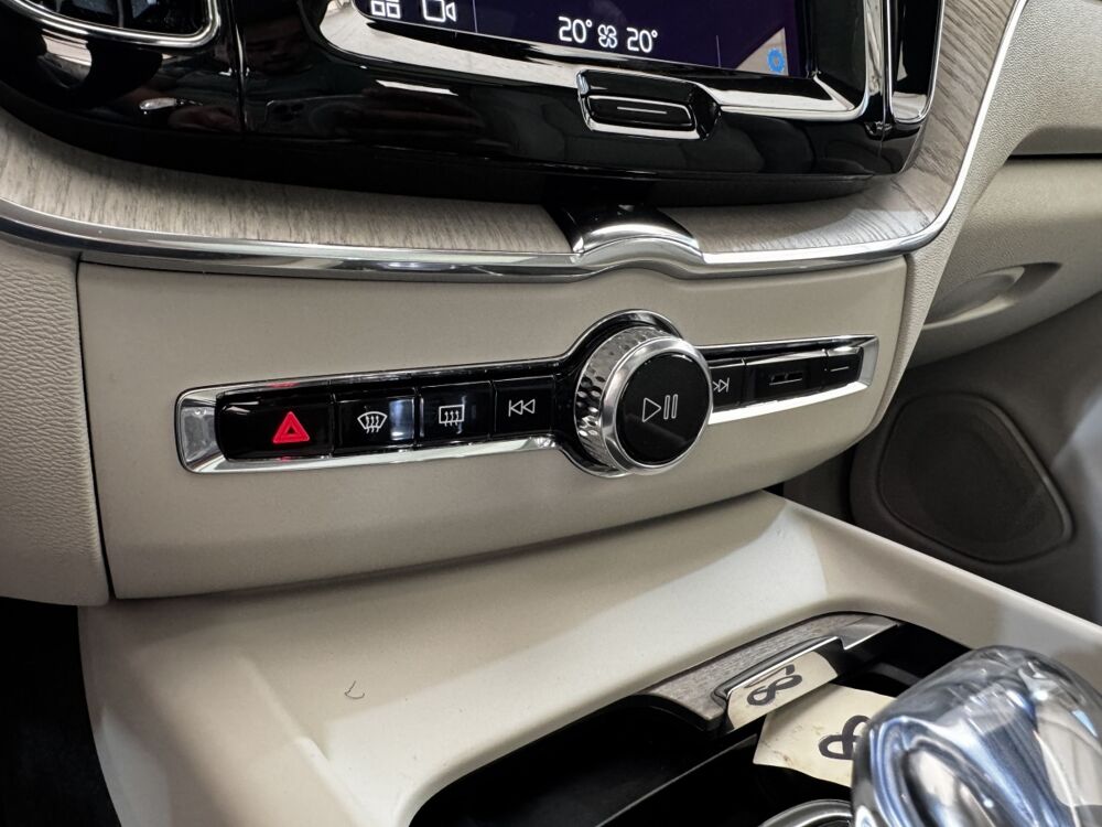 XC60 Recharge T8 390 Geartro 8 Inscription 2021 occasion 91580 &Eacute;tr&eacute;chy