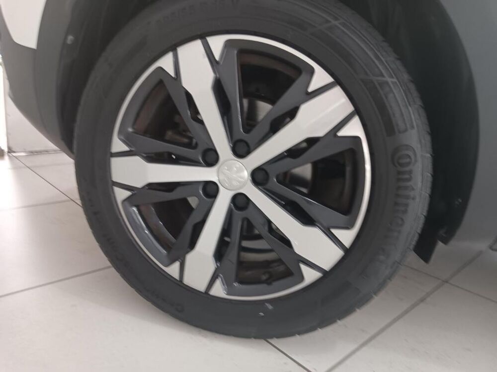 3008 Puretech 130 S&S €6.c ALLURE 2018 occasion 63300 Thiers