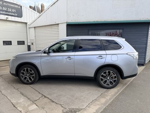 Outlander 2.2 DI-D 4WD camera/gps/cuir/7places 2015 occasion 53210 Soulg&eacute;-sur-Ouette