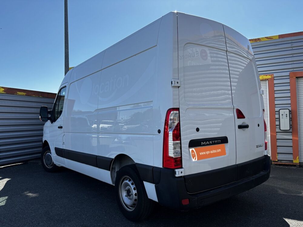 Jumpy FG Tr CF F3500 L2H2 Blue dCi 135 33044KMS 17900€HT 2023 occasion 86440 Mign&eacute;-Auxances