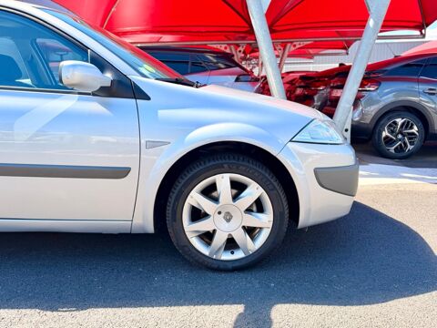 M&eacute;gane Authentique 1.6 16v 2008 occasion 63360 Gerzat