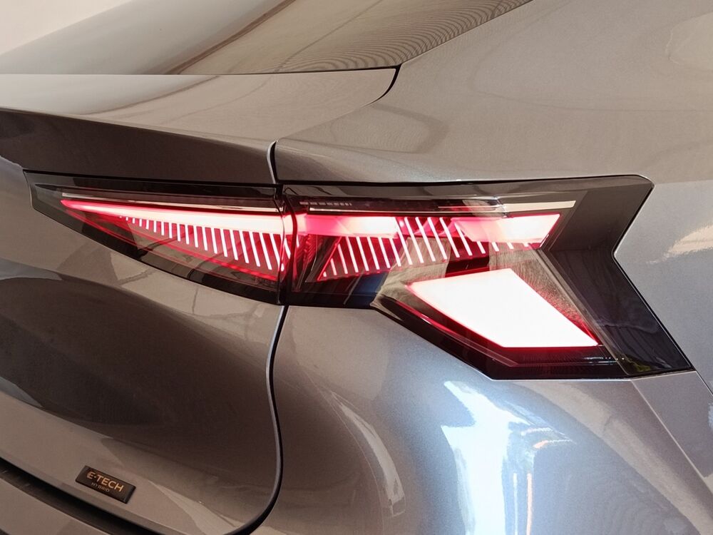 Rafale Techno E-Tech full hybrid 200 2025 occasion 91580 &Eacute;tr&eacute;chy