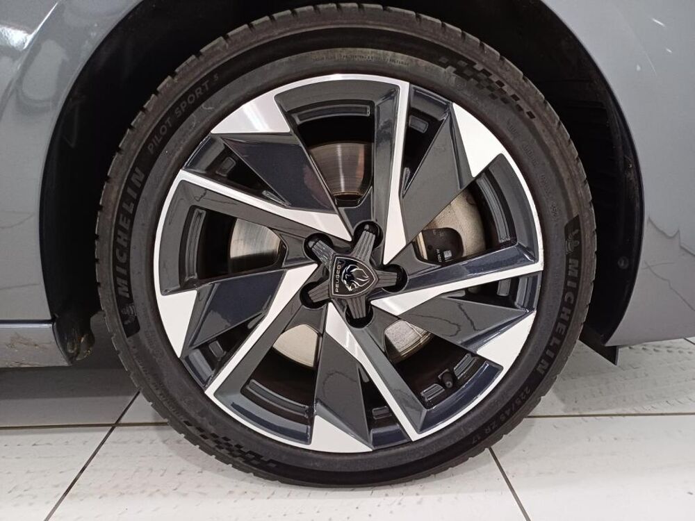 308 SW PHEV 180 E-EAT8 ALLURE PACK 2022 occasion 63300 Thiers