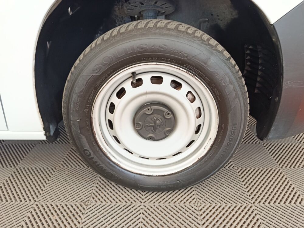 Jumpy Taille M 650kg BlueHDi 100 S&S BVM6 2022 occasion 91580 &Eacute;tr&eacute;chy