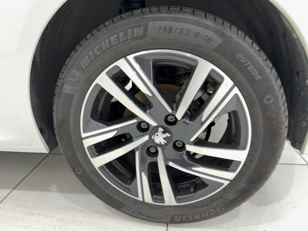 208 PureTech 100 S&S EAT8 Allure 2020 occasion 63300 Thiers