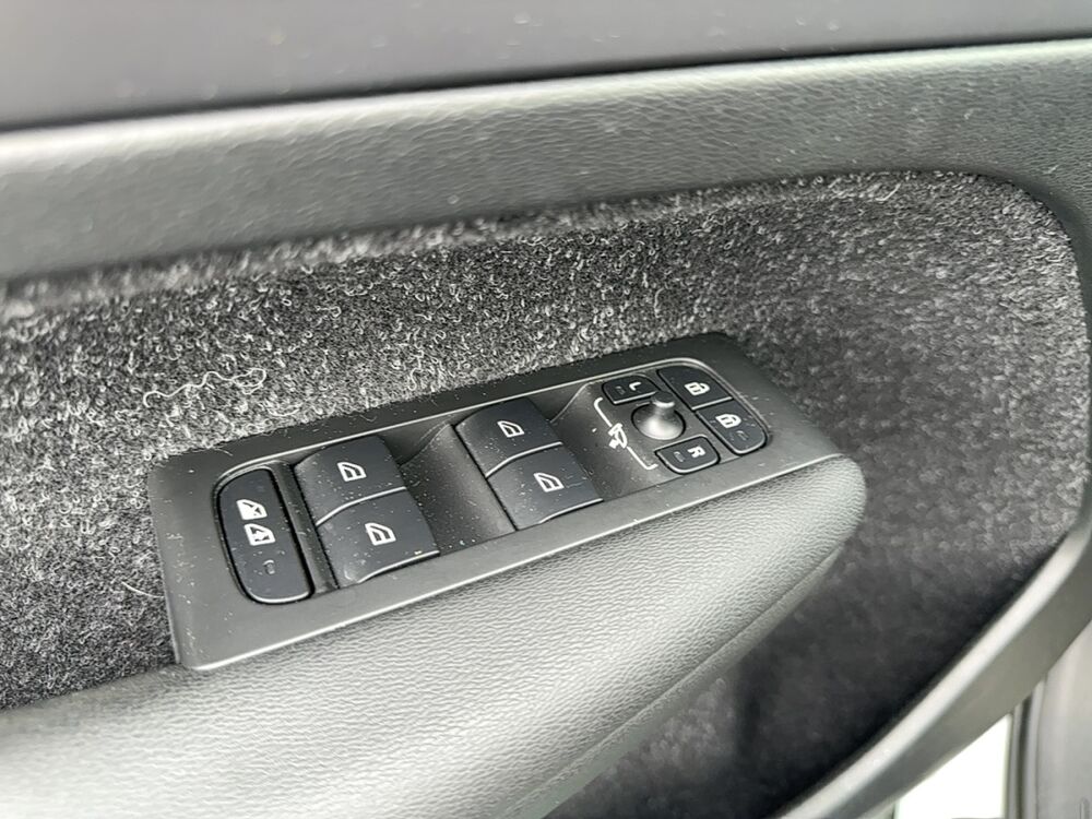 XC40 T3 163 Geartronic 8 Momentum 5 portes (juin 2020) (co2 165) 2020 occasion 40160 Parentis-en-Born