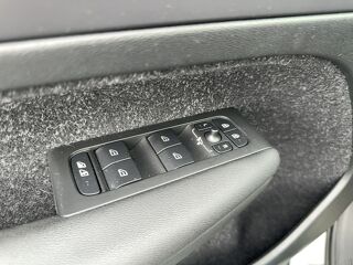 XC40 T3 163 Geartronic 8 Momentum 5 portes (juin 2020) (co2 165) 2020 occasion 40160 Parentis-en-Born
