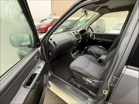 Terrano 2.7Tdi Confort 2004 occasion 61170 Montchevrel