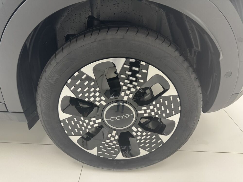Fiat 600 1.2 Hybrid 100 DCT6 La Prima 2024 occasion 76360 Barentin