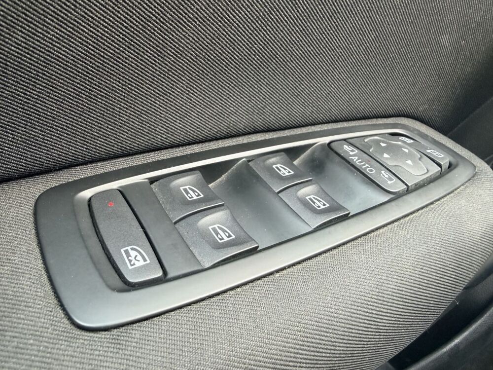 M&eacute;gane Business E-Tech hybride rech 160 -21N 2022 occasion 53210 Soulg&eacute;-sur-Ouette