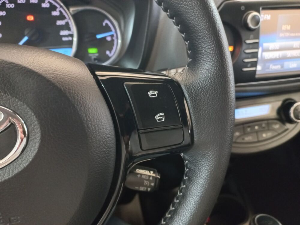 Yaris 1.5 VVT-I HYBRID France Business 2019 occasion 91580 &Eacute;tr&eacute;chy