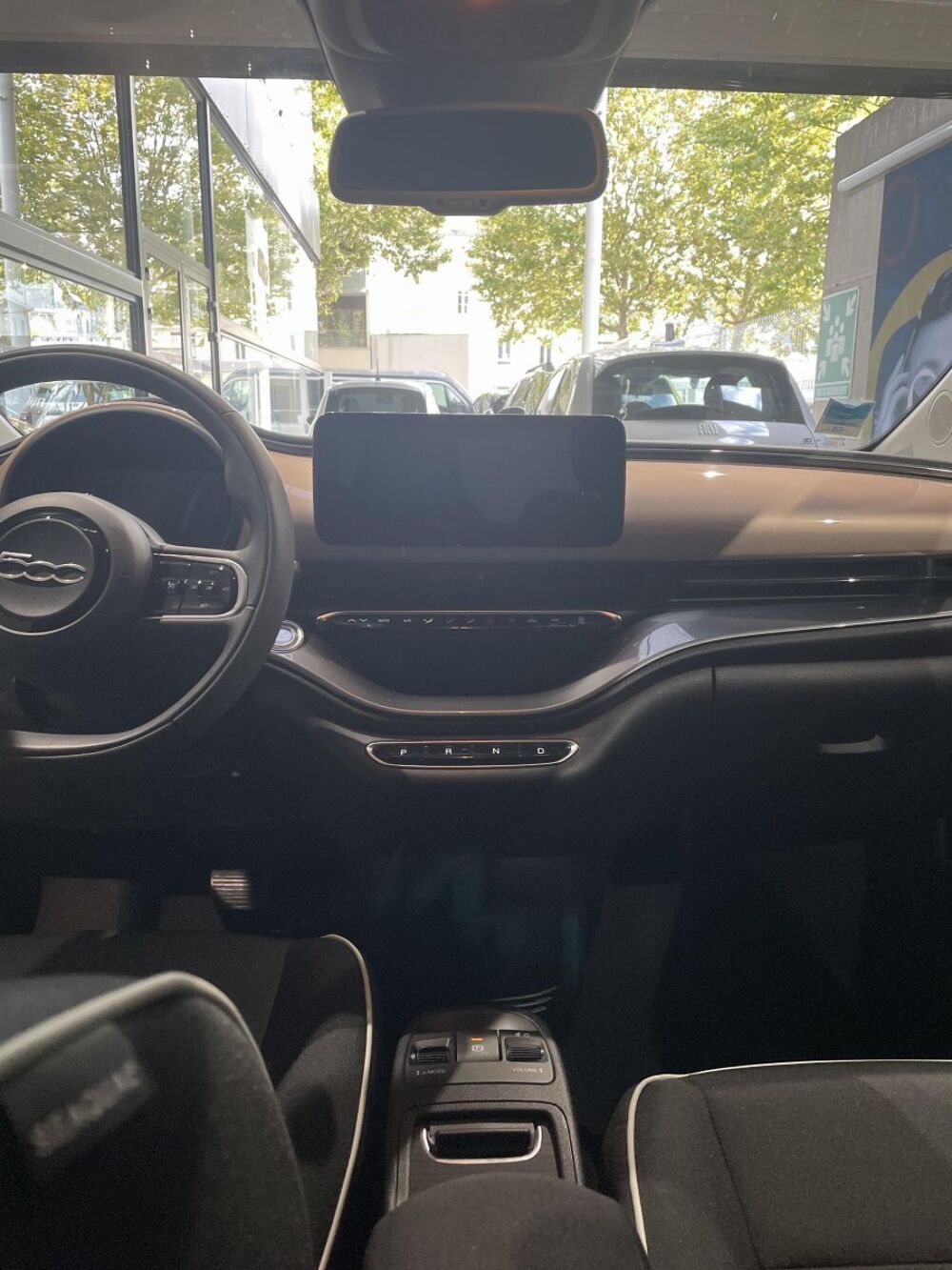 500 E 24kWh Pack Confort & Style 3+1 2023 occasion 76360 Barentin