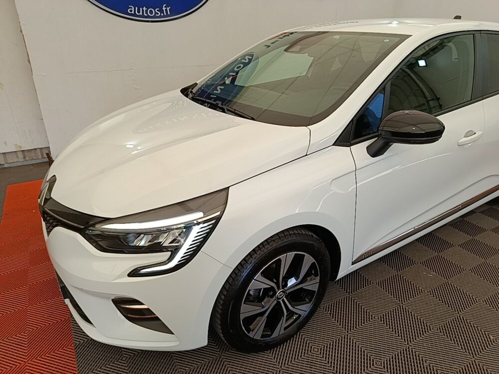 Clio Evolution r&eacute;versible TCe 90 2023 occasion 91580 &Eacute;tr&eacute;chy