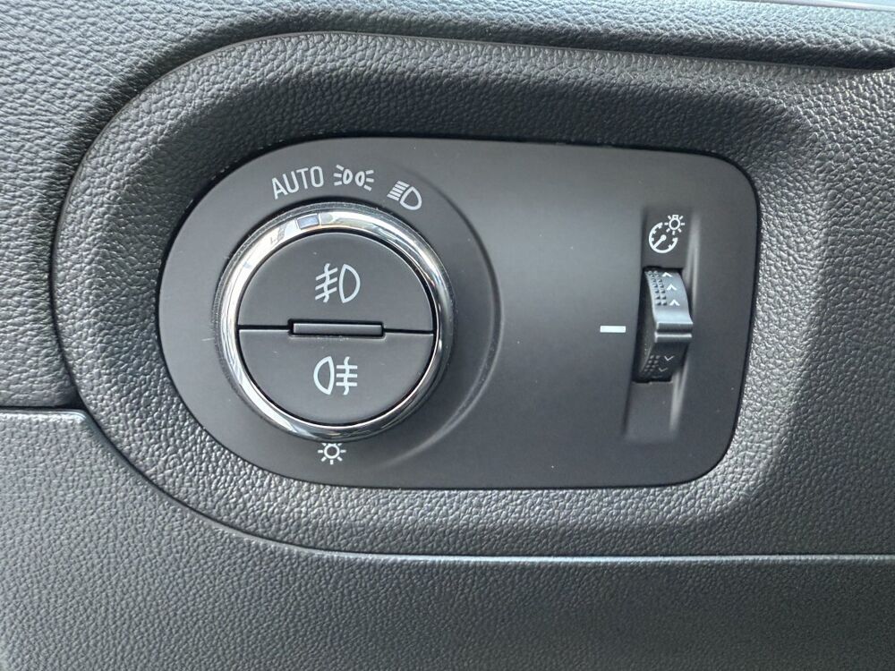 Grandland 1.2 Turbo 130 ch Auto ELEGANCE BUSINESS 2023 occasion 30260 Quissac