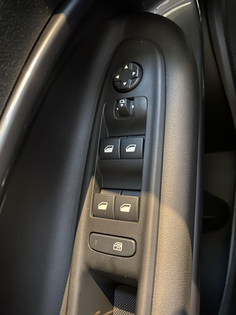 600 E Electrique 54 kWh Scorpionissima 2025 occasion 76360 Barentin