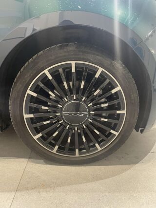 500 42kWh La Prima by Bocelli toit ouvrant 2022 occasion 76360 Barentin