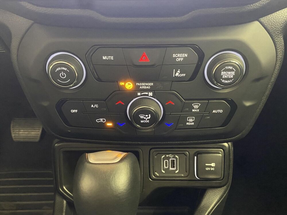 Renegade eHybrid Altitude 1.5 MHEV 130hp Dct Fwd 2024 occasion 38550 Saint-Maurice-l'Exil