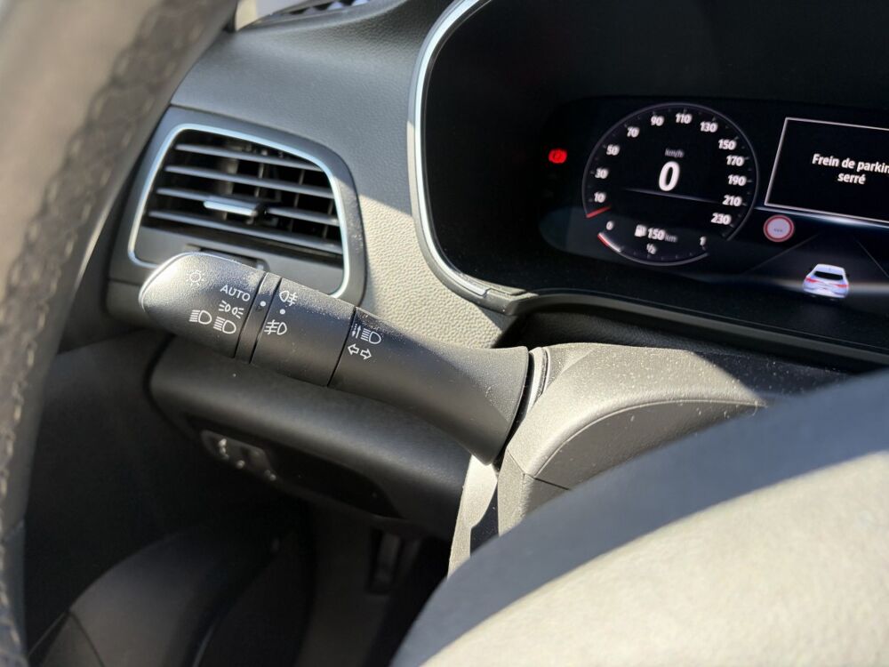 Megane IV techno Blue dCi 115 EDC 2023 occasion 38370 Saint-Clair-du-Rh&ocirc;ne