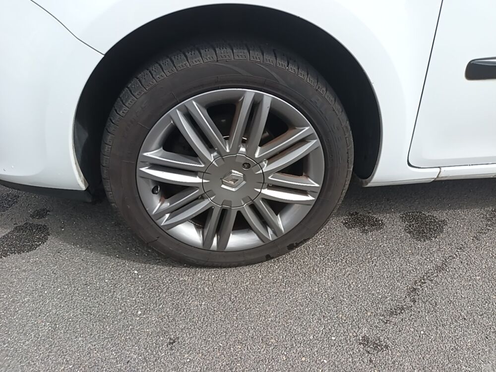Clio Dynamique TomTom 1.2 TCE 100 Eco2 2011 occasion 35210 Ch&acirc;tillon-en-Vendelais