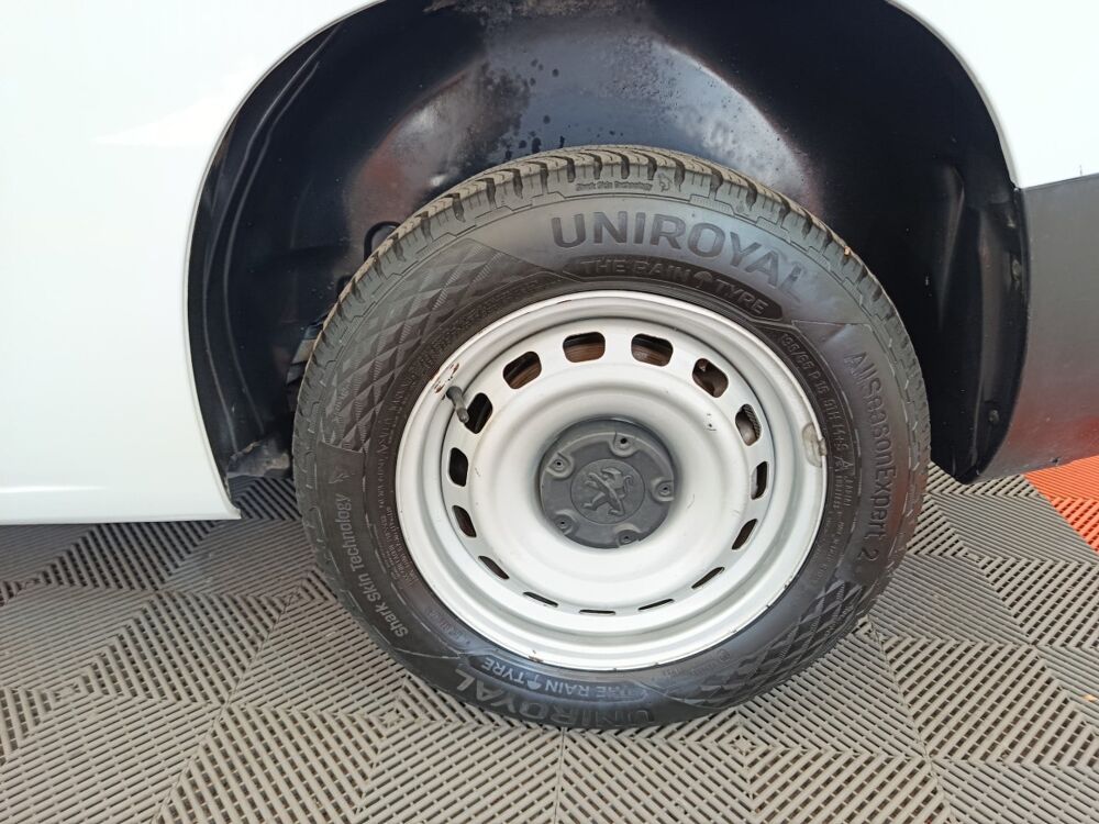 Jumpy Taille M 650kg BlueHDi 100 S&S BVM6 2022 occasion 91580 &Eacute;tr&eacute;chy