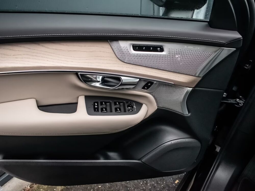 XC90 T8 AWD Ultra Dark 455 Cuir Beige Bowers Wilkins Suspension P 2025 occasion 69007 Lyon